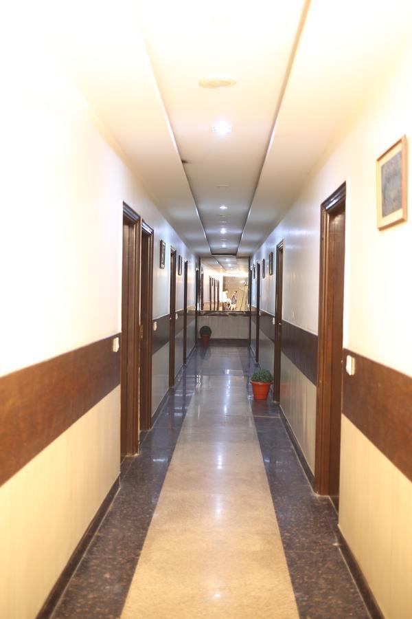 Hotel Pappan Plaza Palwal 외부 사진